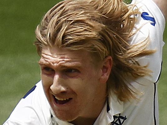 MELBOURNE, AUSTRALIA - NOVEMBER 08: Will Sutherland of Victoria bowls during day four of the Sheffield Shield match between New South Wales and Victoria at Melbourne Cricket Ground, on November 08, 2021, in Melbourne, Australia. (Photo by Daniel Pockett/Getty Images)