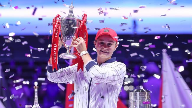 Ash Barty lifts the Billie Jean King trophy in Shenzhen. Picture: Lintao Zhang/Getty