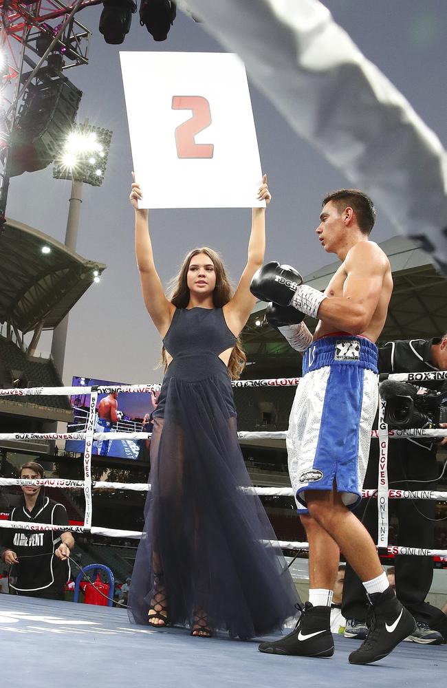 ‘double Standards Claim After Ring Card Girls Used At Mundine Green 1549