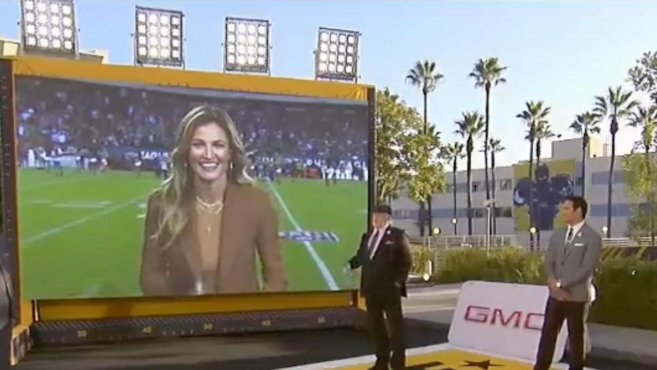 Erin Andrews Turning Heads With Her Week 2 Sideline Outfit - The Spun:  What's Trending In The Sports World Today