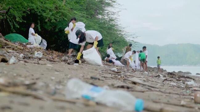 Philippine Town Cleans Up Beach In Exchange For Rice 