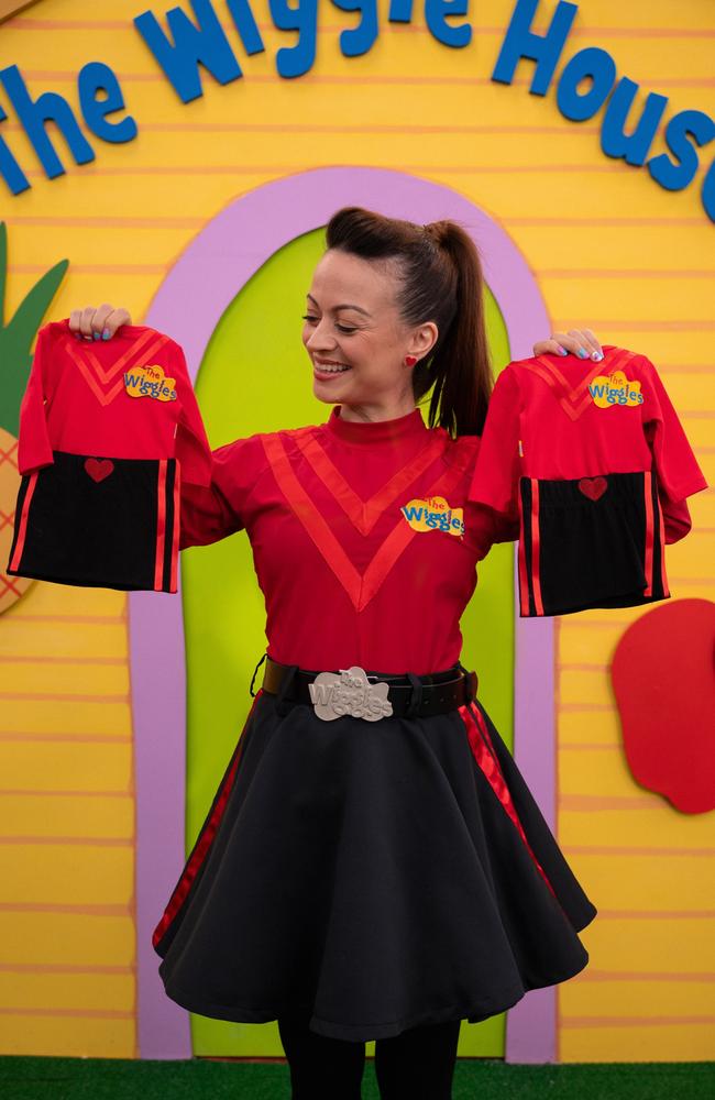 Wiggles baby joy; pregnancy news for Red Wiggle Caterina Mete | Daily ...