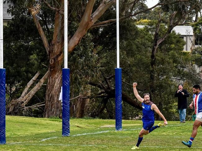 Shaun Payze kicks his 1000th career goal last season. Picture: Pearcey Presents