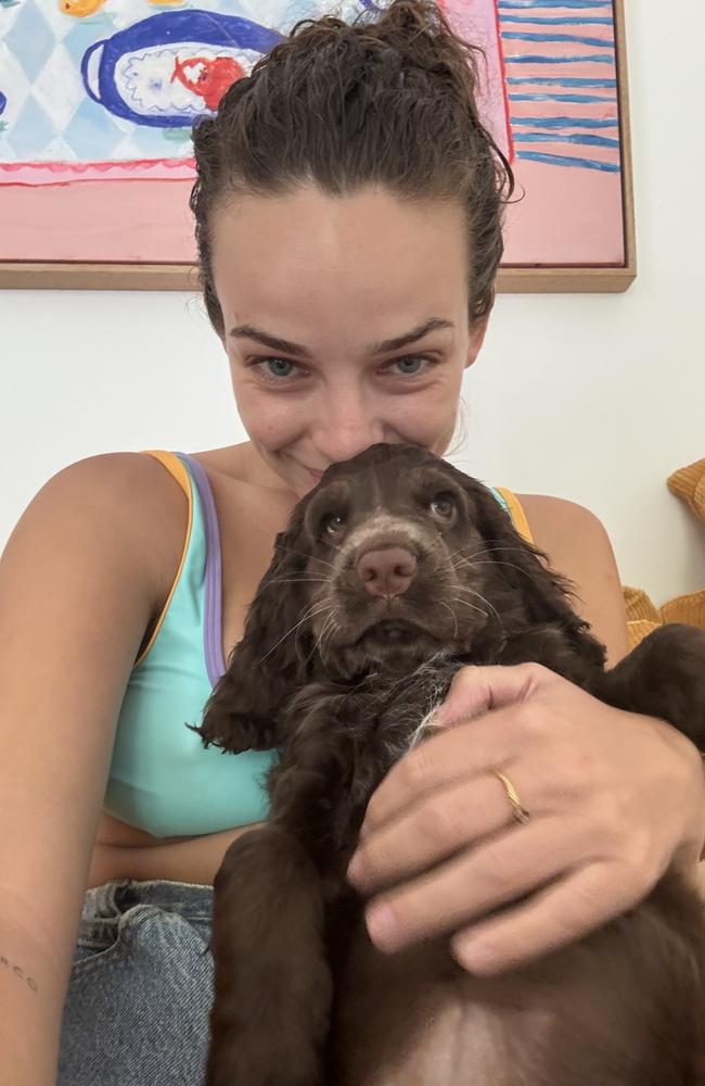 Abbie Chatfield and her new puppy Daisy. Photo: Supplied.