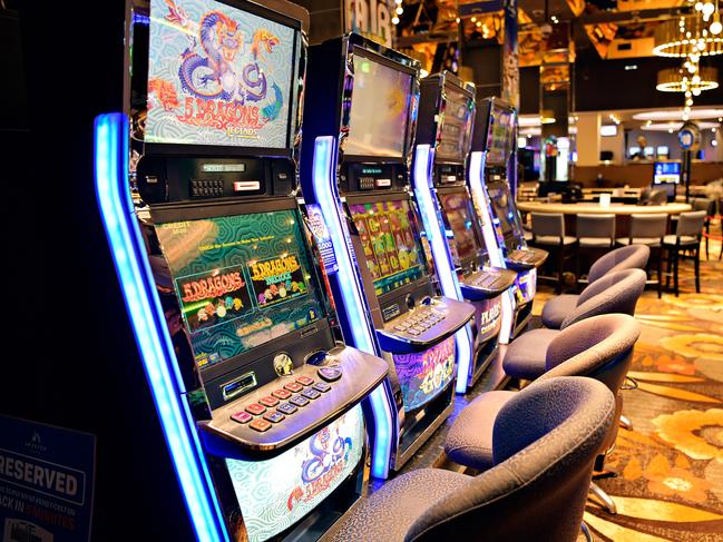 Skycity/Mindil Beach casino and Lasseter Casino pokies earned $71.3 million in the 2018/2019 financial year