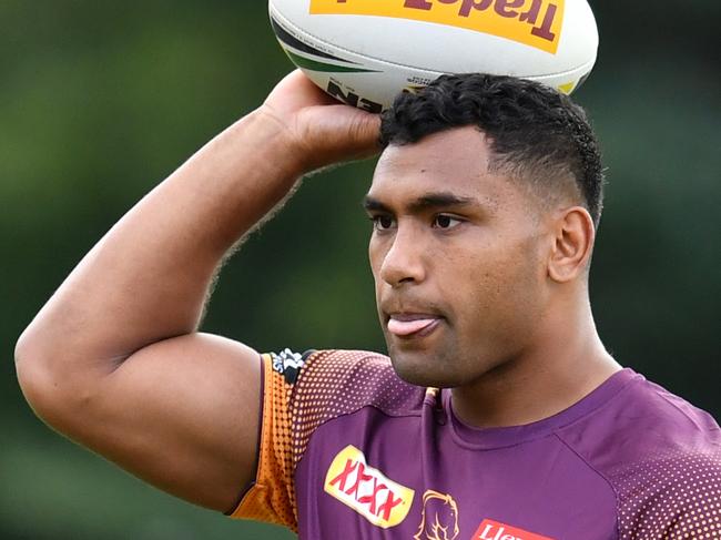 Broncos coach Anthony Seibold (left) and Tevita Pangai Junior (right) are seen during Brisbane Broncos training at Clive Berghofer Field in Brisbane, Thursday, May 16, 2019. The Broncos are playing the Roosters in their round 10 NRL clash in Brisbane on Friday night. (AAP Image/Darren England) NO ARCHIVING