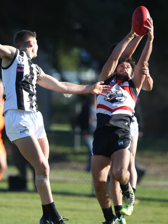 Sam Fox takes a mark for Frankston during the VFL game against Collingwood in 2015. Picture: David Crosling