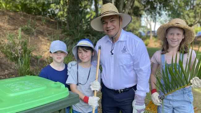 Henry Hicks, Ethan Potts, Mayor Tom Tate and Sophie Hicks. Mayor Tate unveils the latest green incentive, 14 March 2023. Picture: Ashleigh Jansen