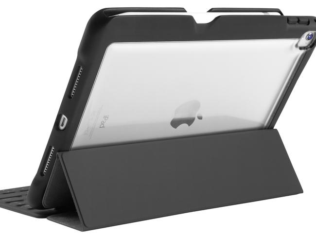 The STM Dux rugged case for iPad Pro 9.7-inch works with the Apple Samrt Cover and Keyboard and has a place to keep the Apple Pencil