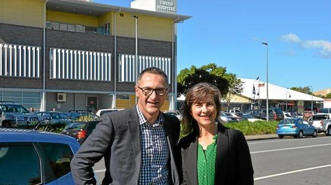 Greens&#39; leader Richard Di Natale with former Richmond candidate Dawn Walker at the Tweed Hospital in 2016.