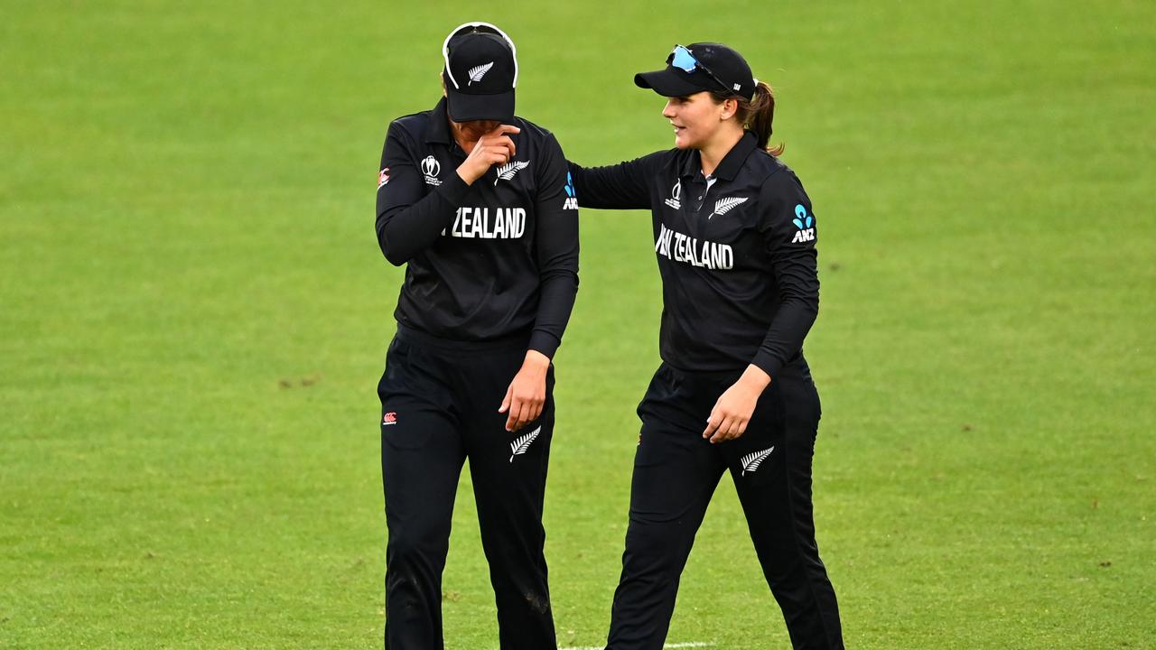 Suzie Bates and Amelia Kerr of New Zealand. Photo by Hannah Peters/Getty Images