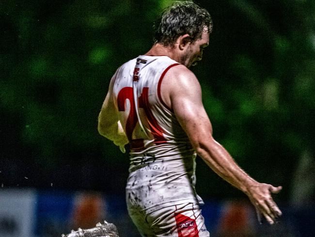 Abe Ankers was influential for Waratah against PINT in Round 9 of NTFL football. Picture: Patch Clapp / AFLNT Media.