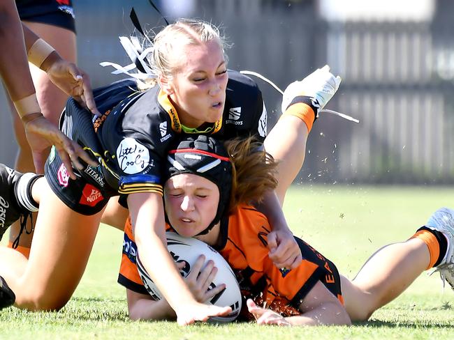 Harvey Norman under 19s girls rugby league match between Brisbane Tigers and Tweed Seagulls. Saturday February 25, 2022. Picture, John Gass