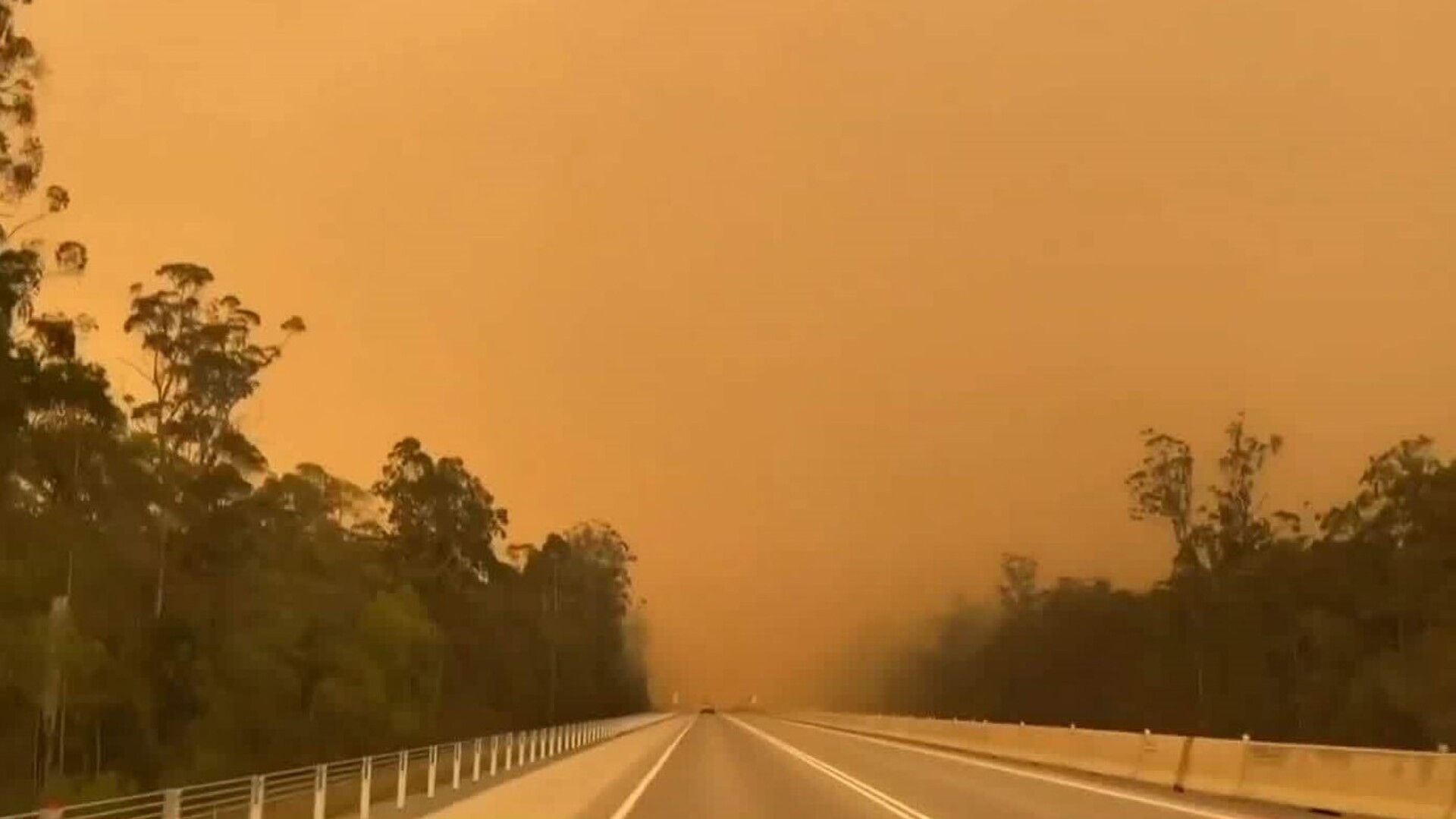 Emergency bushfire warnings issued in Western Australia