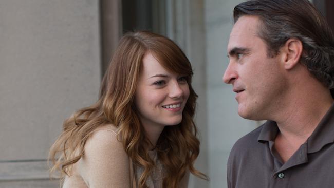 Jill (Emma Stone) and Abe (Joaquin Phoenix) in a scene from IRRATIONAL MAN.