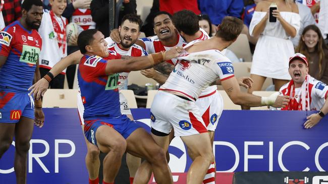 Frizell didn’t take too kindly to Lomax’s behaviour. (Photo by Mark Evans/Getty Images)