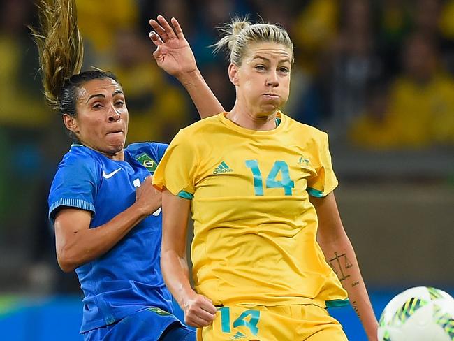 BELO HORIZONTE, BRAZIL - AUGUST 12:  Alanna Kennedy #14 of Australia controls the ball in the first half against Marta #10 of Brazil during the Women's Football Quarterfinal match at Mineirao Stadium on Day 7 of the Rio 2016 Olympic Games on August 12, 2016 in Belo Horizonte, Brazil.  (Photo by Pedro Vilela/Getty Images)