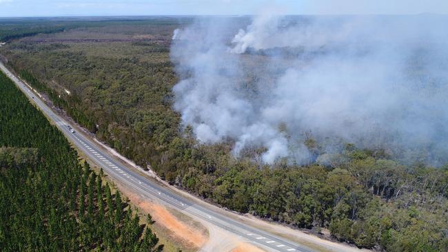 A grass fire has continued to burn near Beerwah on Monday, September 18.