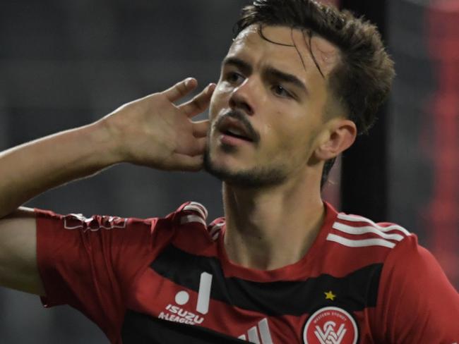 PARRAMATTA, NEW SOUTH WALES, AUSTRALIA - 2025/04/19: Nicolas Milanovic of Western Sydney Wanderers seen in action during the 2024-25 Isuzu UTE A-League round 27 match between Western Sydney Wanderers FC and Melbourne City FC at CommBank Stadium. Final score; Western Sydney Wanderers 2:2 Melbourne City FC. (Photo by Luis Veniegra/SOPA Images/LightRocket via Getty Images)