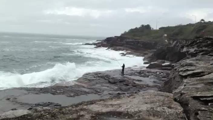 Dangerous rock fishing off South Curl Curl