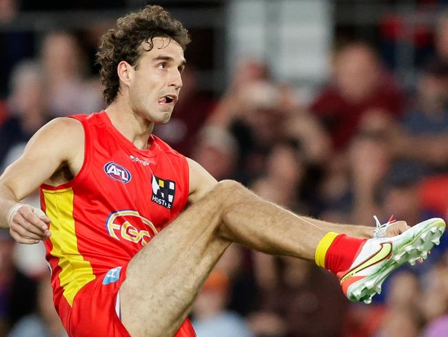 GOLD COAST, AUSTRALIA - JULY 29: Ben King of the Suns kicks a goal during the 2023 AFL Round 20 match between the Gold Coast SUNS and the Brisbane Lions at Heritage Bank Stadium on July 29, 2023 in Queensland, Australia. (Photo by Russell Freeman/AFL Photos via Getty Images)