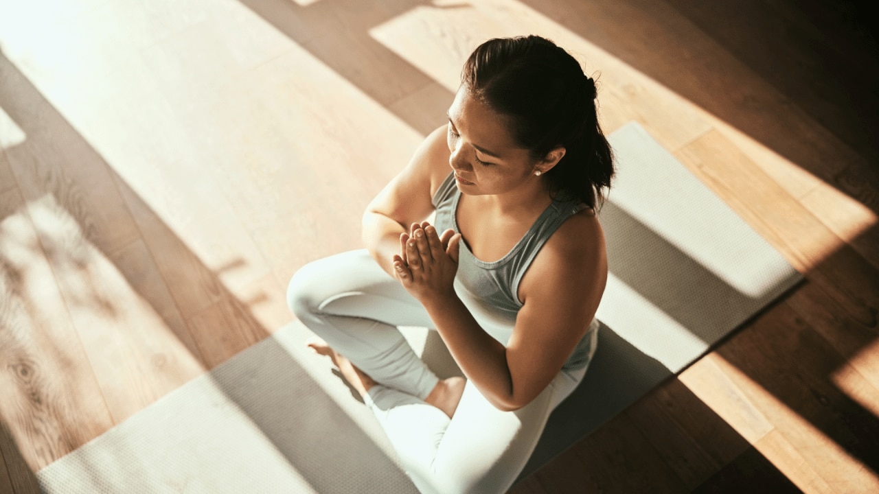 <h3>#4. Introduce meditation for mental clarity</h3><p><span>Science continues to confirm that just a few moments of mindfulness can set a positive tone on&nbsp; even the craziest day. &ldquo;Meditation helps in reducing stress, enhancing focus and promoting an overall sense of wellbeing,&rdquo; explains clinical psychologist, Cass Dunn. &ldquo;Even a few minutes of mindfulness before getting out of bed can make a significant difference.&rdquo;</span></p><p><b>How to try it, in 8 minutes or less:&nbsp;</b></p><p><span>Download a free meditation app, like Headspace or Calm, and plug into one of the many guided sessions to clear your mind, reduce stress, and enhance focus in as little as three minutes.</span></p>