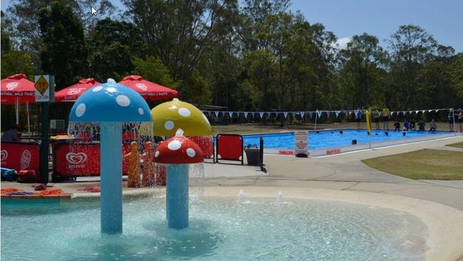 Pools at The Plantation which is still open today.