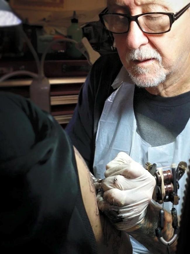 Les Bowen at work