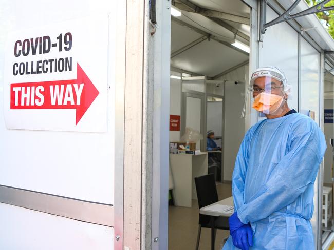 A nurse at a Covid-19 testing clinic during lockdown. Picture: NCA NewsWire / Gaye Gerard