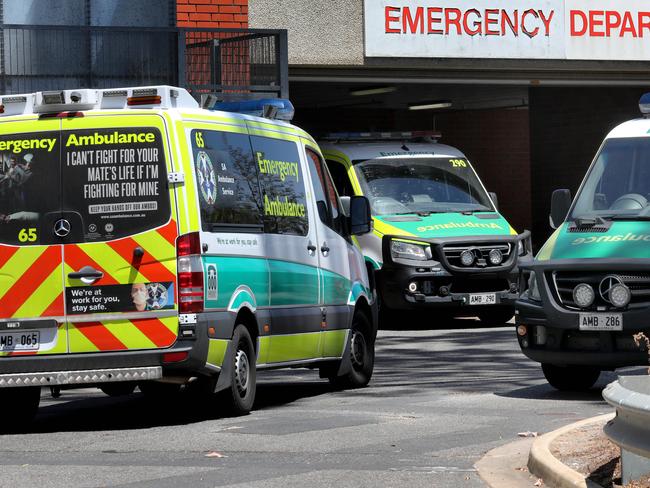 ADELAIDE, AUSTRALIA - NewsWire Photos, DECEMBER, 23 2021:  QEH ambulance bay in Adelaide, relatively quiet on Thursday afternoon, after two Covid-19 patients were forced to be transported to an Adelaide hospital in the same ambulance overnight, while another positive patient waited hours for help, according to the ambulance union. Picture: NCA NewsWire / Dean Martin