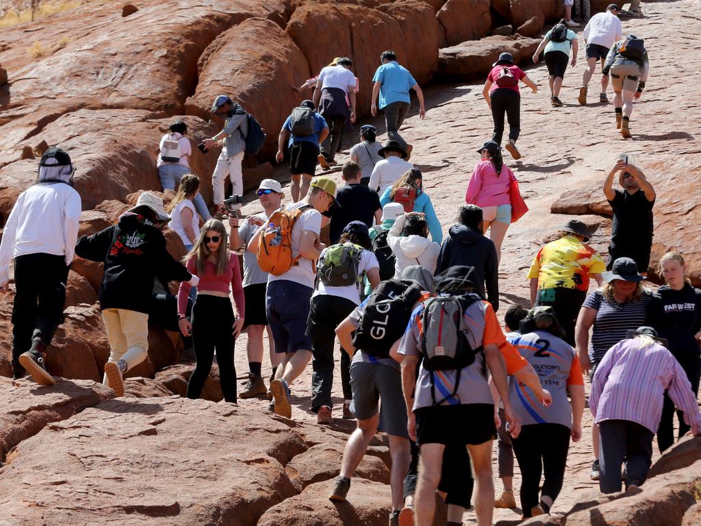 Uluru Climb Close Picture Gallery Of The Last Days Of The Uluru Climb Nt News