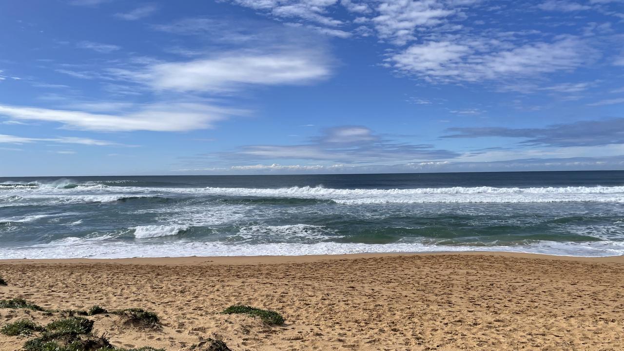 Frantic search for missing 15yo at Central Coast beach