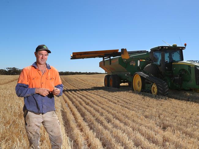 Mick Pole  harvesting  barley, near Walpeup,     Picture Yuri Kouzmin