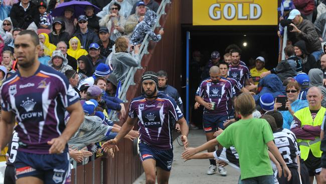 Dane Nielsen enters the field at the Bulldogs versus Storm game at Virgin Australia Stadium, Mackay. Photo Lee Constable / Daily Mercury