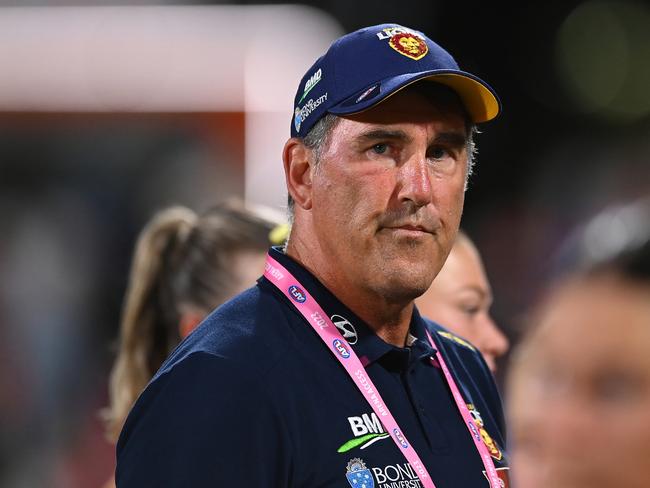 IPSWICH, AUSTRALIA - NOVEMBER 04: Lions head coach Craig Starcevich speaks to players during the round 10 AFLW match between Brisbane Lions and Melbourne Demons at Brighton Homes Arena, on November 04, 2023, in Ipswich, Australia. (Photo by Albert Perez/Getty Images)