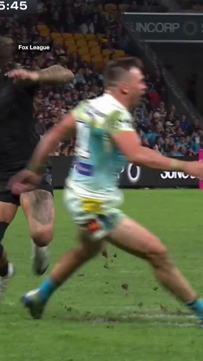 Walsh skips over for Broncos try