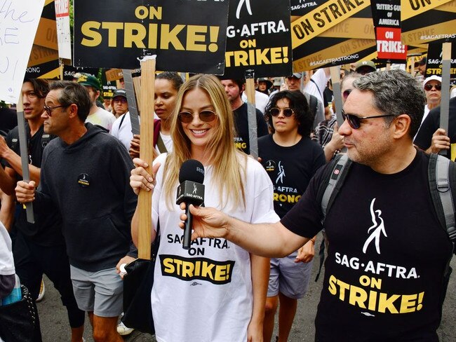 Margot Robbie on the SAG-AFTRA picket line.