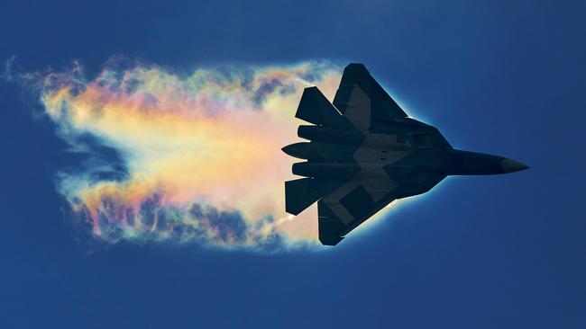 Syria: US sends F-22 stealth fighter jets to ward off Russian