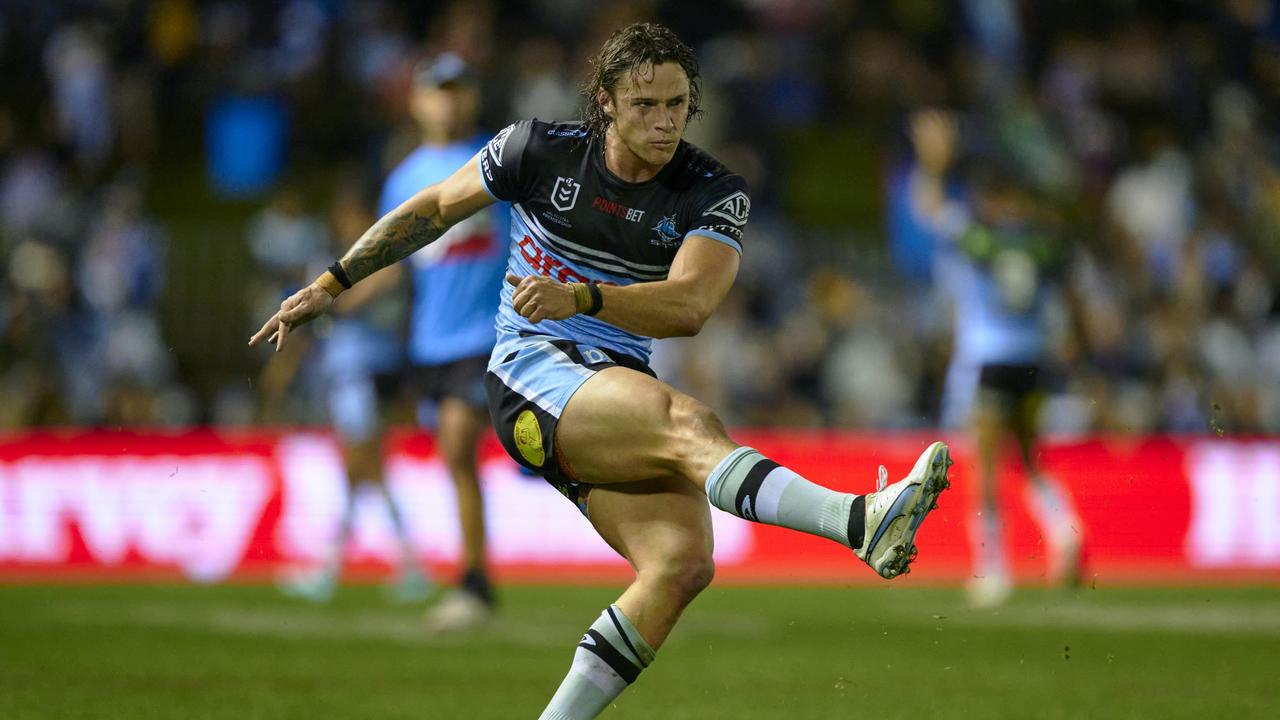 Nicho Hynes sends a conversion over. Picture: Brett Hemmings/Getty Images.