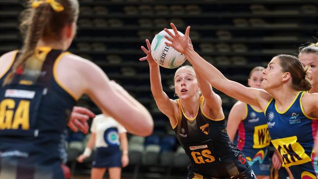 Dakota Blade playing for the Hawks in the Victorian Netball League (VNL) during round 7 of the 2025 season. Picture: Grant Treeby/Netball Victoria.