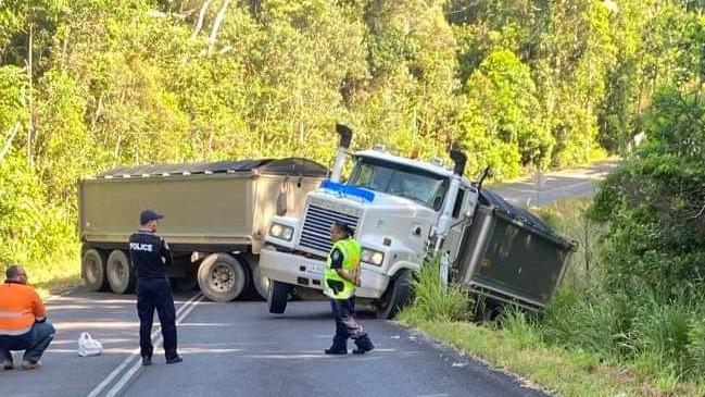 A track crash on the Yarrabah Range is causing traffic delays as both sides of the road are blocked on Wednesday March 2, 2022. Picture: Gurriny Yealamucka