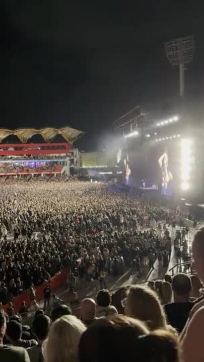 Pearl Jam loves the Gold Coast Suns