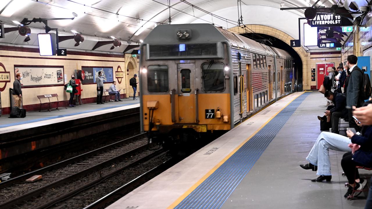 Sydney: Commuters Are Warned Of Major Delays As Strike Goes Ahead ...