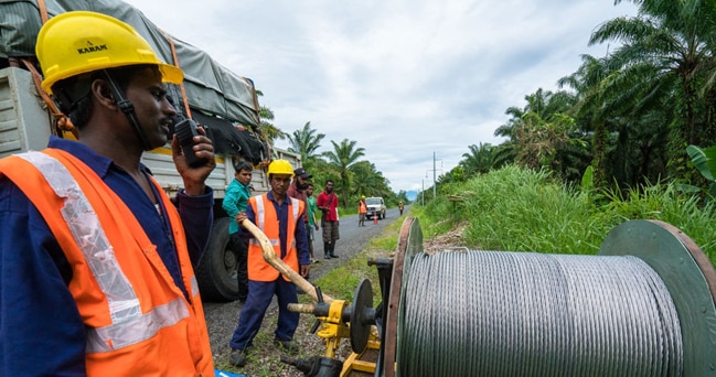 Cable work in the world's largest and most influential Melanesian country. Image: Indo-Pacific defence forum.