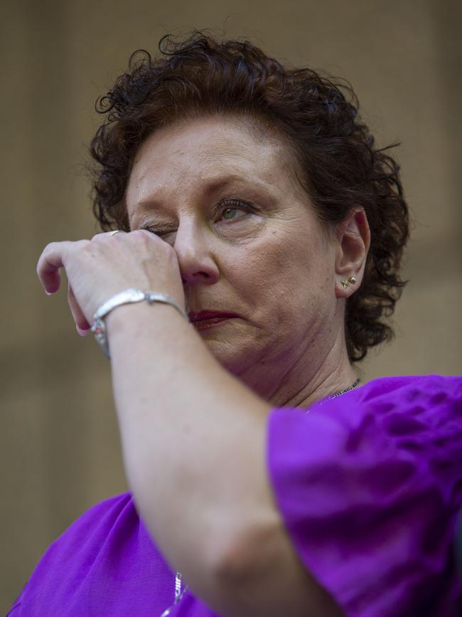 Kathleen Folbigg leaves the Supreme Court after her conviction was quashed.