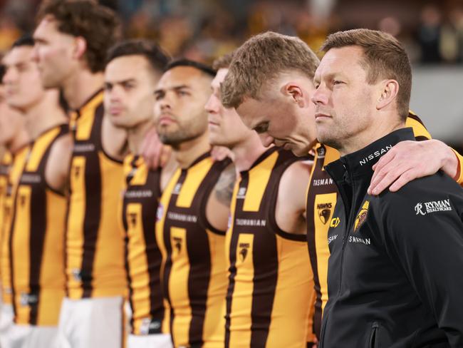 Sam Mitchell with his Hawks during the national anthem. Picture: Getty Images