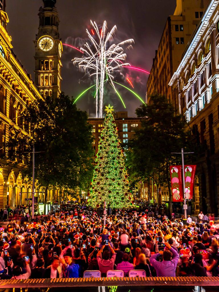 Sydney Christmas tree lights switched on by Clover Moore | Daily Telegraph