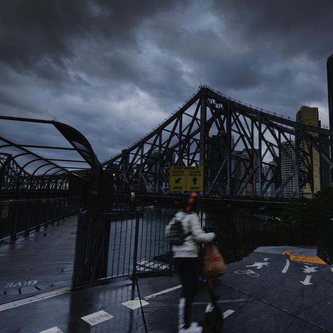Dark Clouds across Brisbane. Picture: Lachie Millard