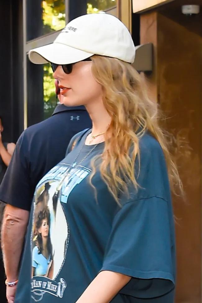 Taylor Swift is the new master of the sneakerverse