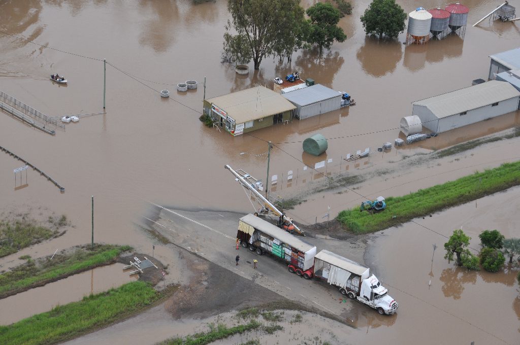 Theodore flooding December 2010 | The Courier Mail